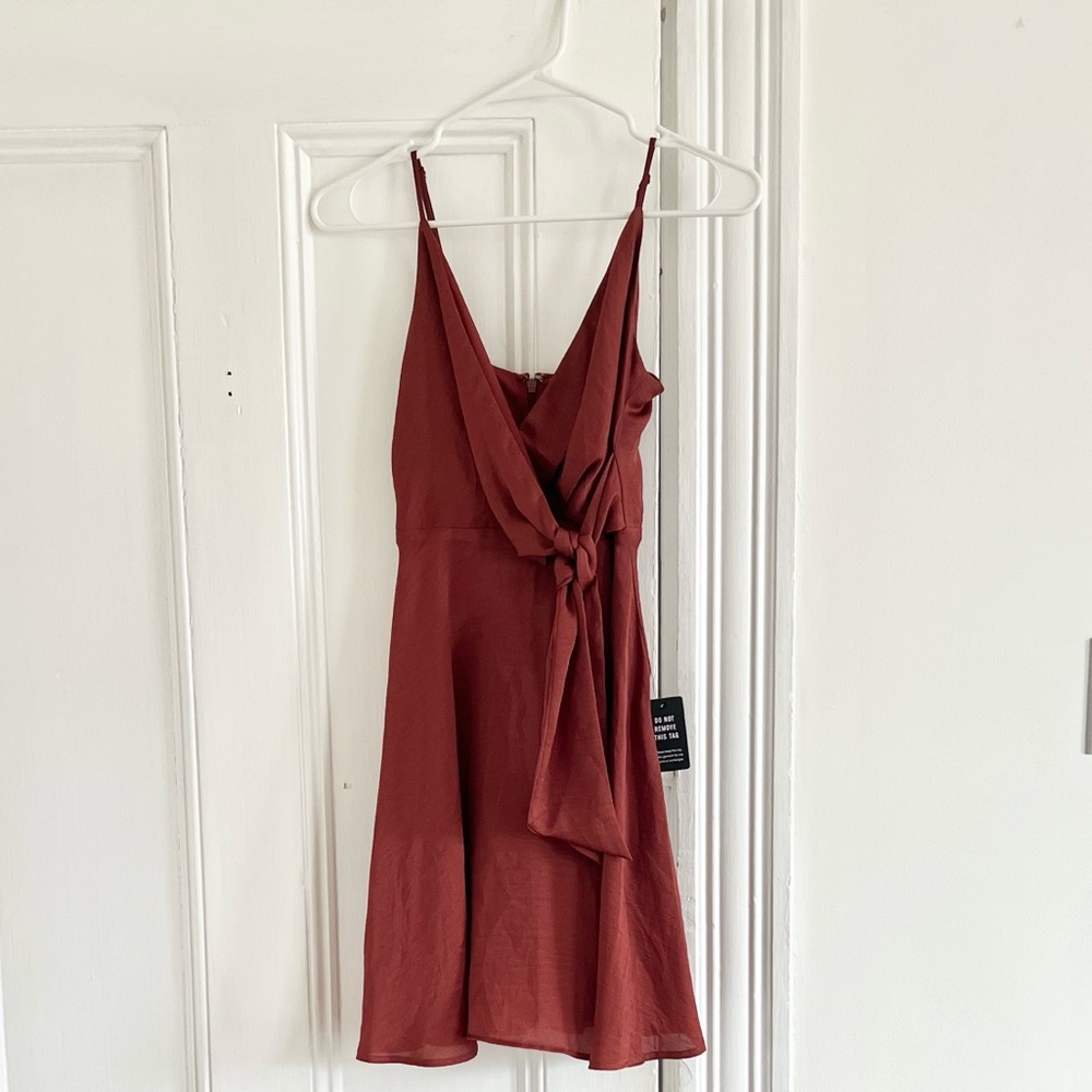 Express Midi Dress in Burgundy